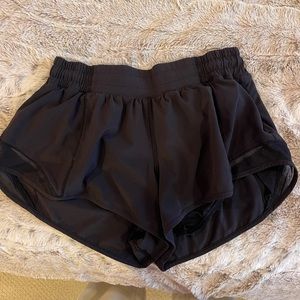 Lululemon Hotty Hot shorts. In perfect condition!